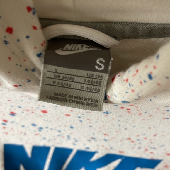 Nike hooded sweatshirt - Picture 4 of 4